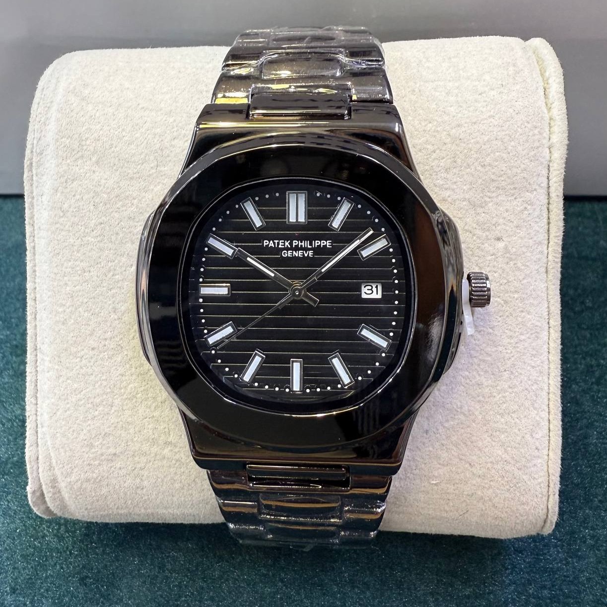 ساعت مچی مردانه پتک فیلیپ ناتیلوس کیفیت درجه یک Patek philippe natilous  با جعبه و ارسال رایگان  در رنگبندی کامل