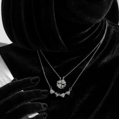 گردنبند و آویز زنانه و دخترانه آبکاری نقره گل شبدر نقره ای ضد حساسیت رنگ ثابت کد amp (پس کرایه)