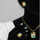 نیم ست گردنبند و گوشواره و انگشتر زنانه طرح سنگ و مروارید با زنجیر ماری رنگ کاملا ثابت کد tj (پس کرایه)