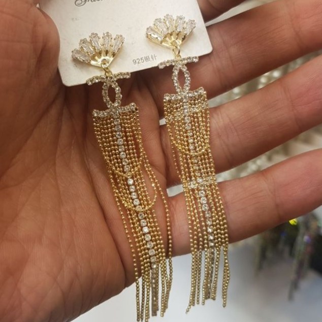 گوشواره طرح شنل Chanel گل تنوع طرح رنگ کاملا ثابت کد bn (پس کرایه)