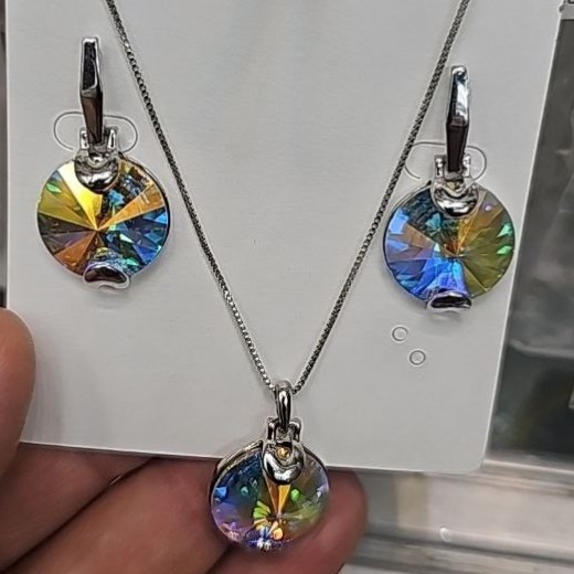 نیم ست گردنبند و گوشواره طرح جواهری طرح نگین سوارفسکی تنوع طرح رنگ ثابت کد vn (پس کرایه)