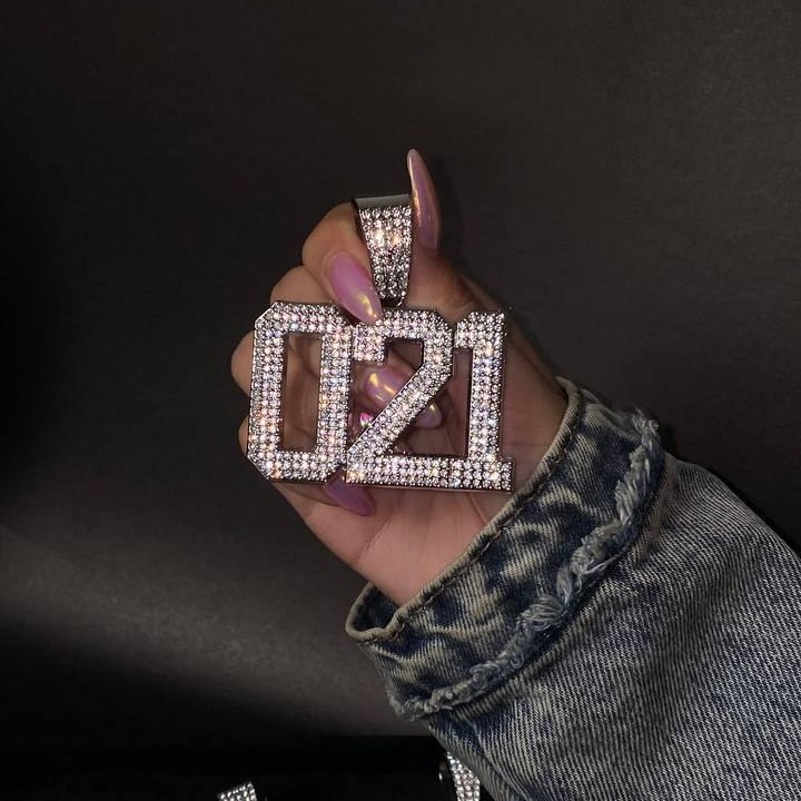 گردنبند و آویز پلاک طرح جواهری زنانه طرح پروانه فول نگین تنوع طرح رنگ ثابت کد el (پس کرایه)