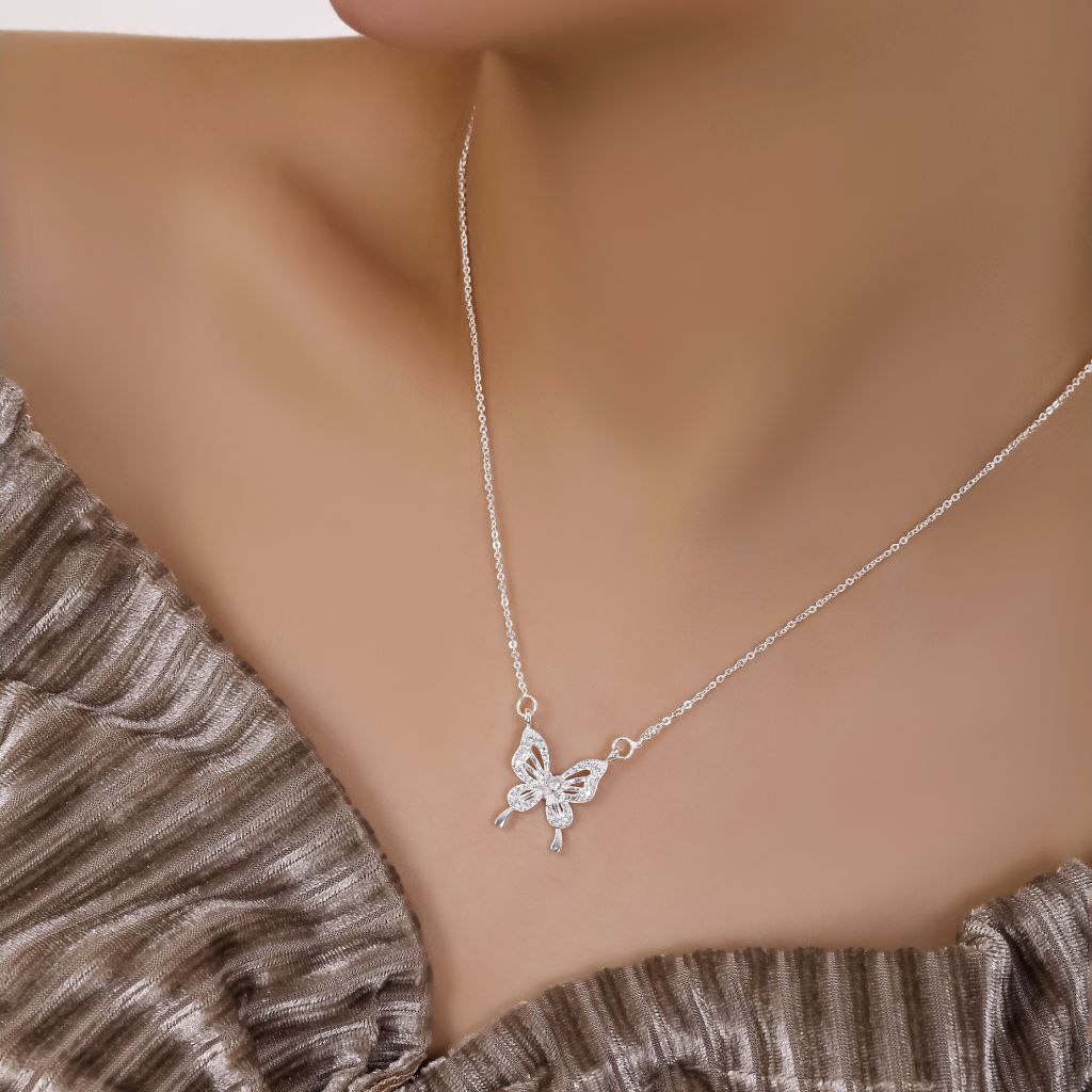 گردنبند و آویز پلاک آبکاری نقره طرح دو پروانه آویز نگین تنوع طرح رنگ ثابت کد mp