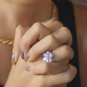 انگشتر طرح جواهری زنانه طرح گل نگین فری سایز freesize رنگ ثابت کد gy