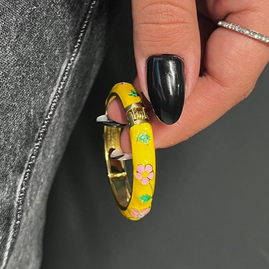 دستبند بنگل میناکاری شده بچه گانه و دخترانه مدل النگویی قفلی بنفش رنگ ثابت تنوع مدل