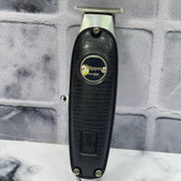 خط زن و ریشتراش کلیپر بدنه چرم و فلز بسیار شیک و باکیفیت صفحه نمایش دیجیتالی جنس تیغه فولاد داری تیغه های خود تیز