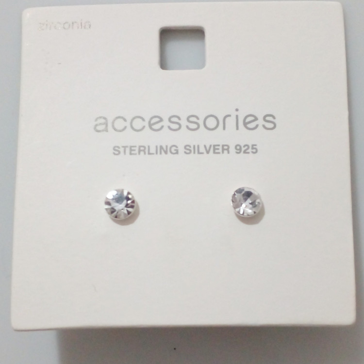 گوشواره میخی نگین دار نقره باعیار 925 از برند Iam