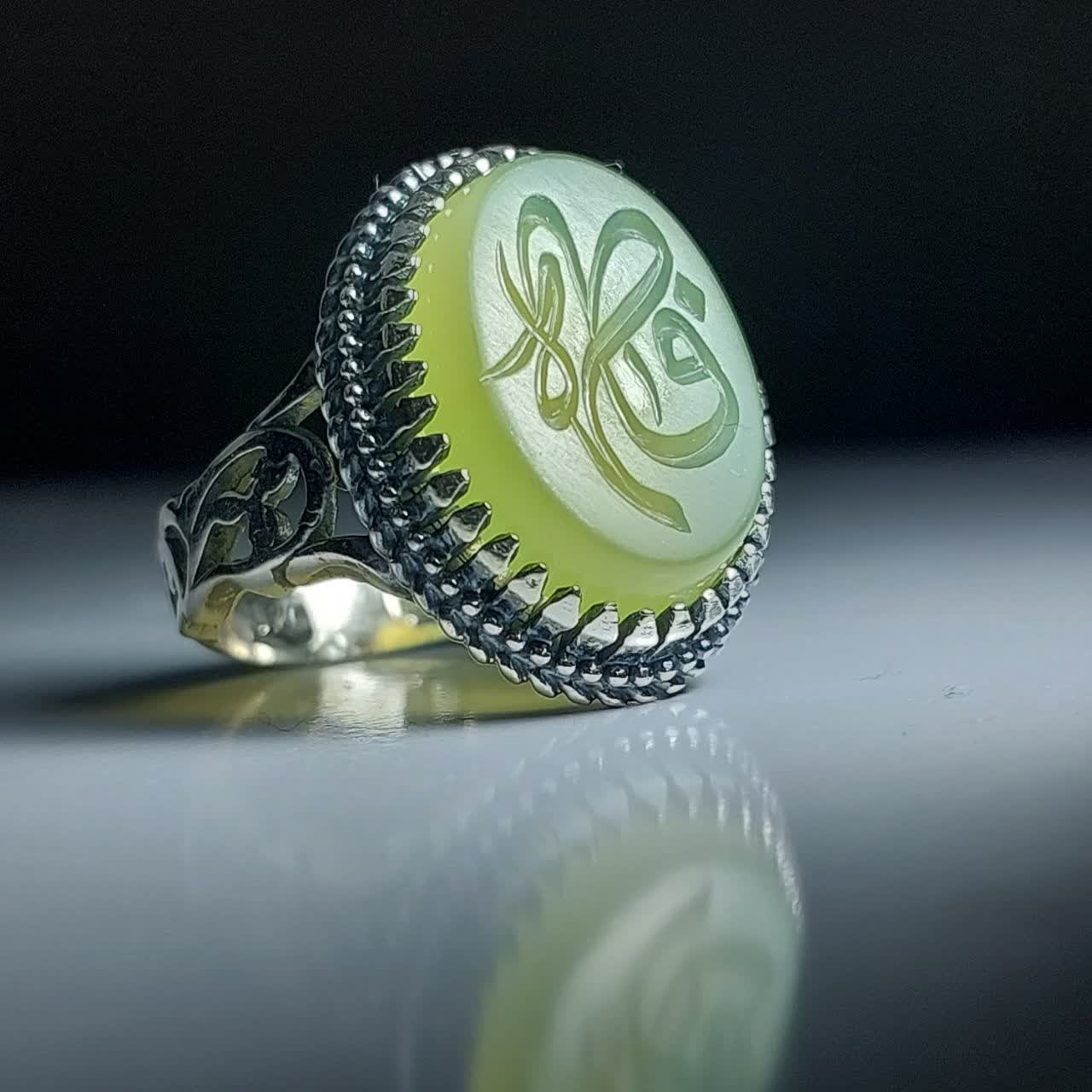 انگشتر عقیق سبز مردانه با حکاکی یا فاطمه (س)؛ نماد ارادت و آرامش  کد 4249