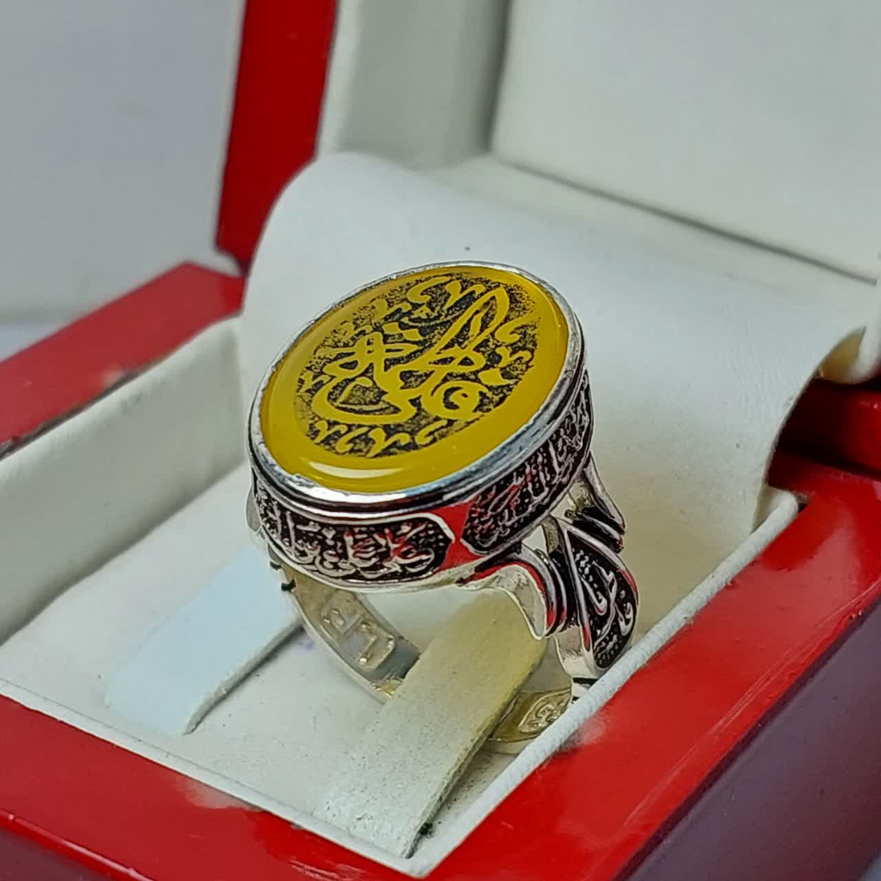 انگشتر نقره با سنگ عقیق زرد باحکاکی علی فاطمه بارکاب چهار سلام  کد 1279