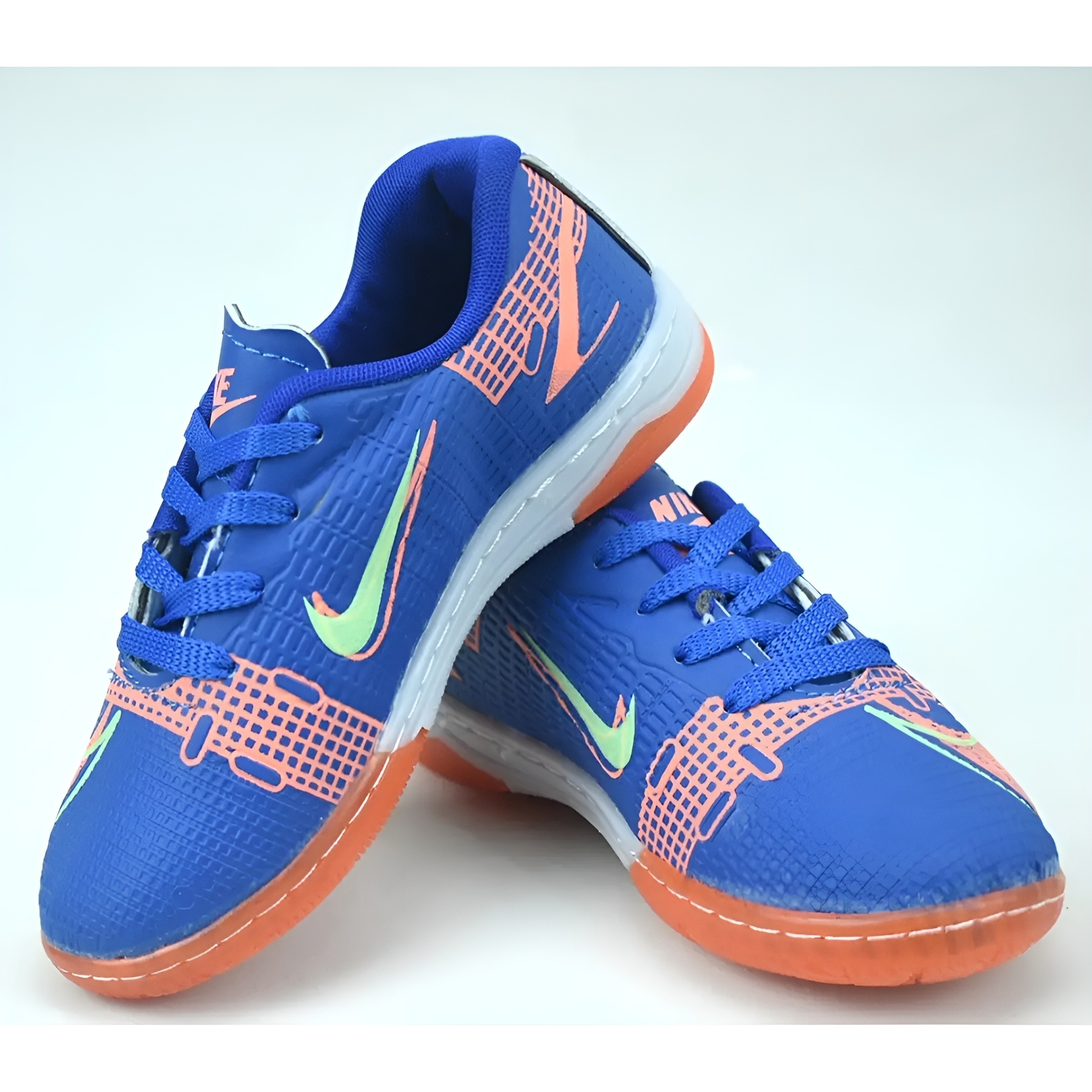 کفش فوتسال بچگانه اعلا رنگ آبی و قرمز سایز 30 تا 34