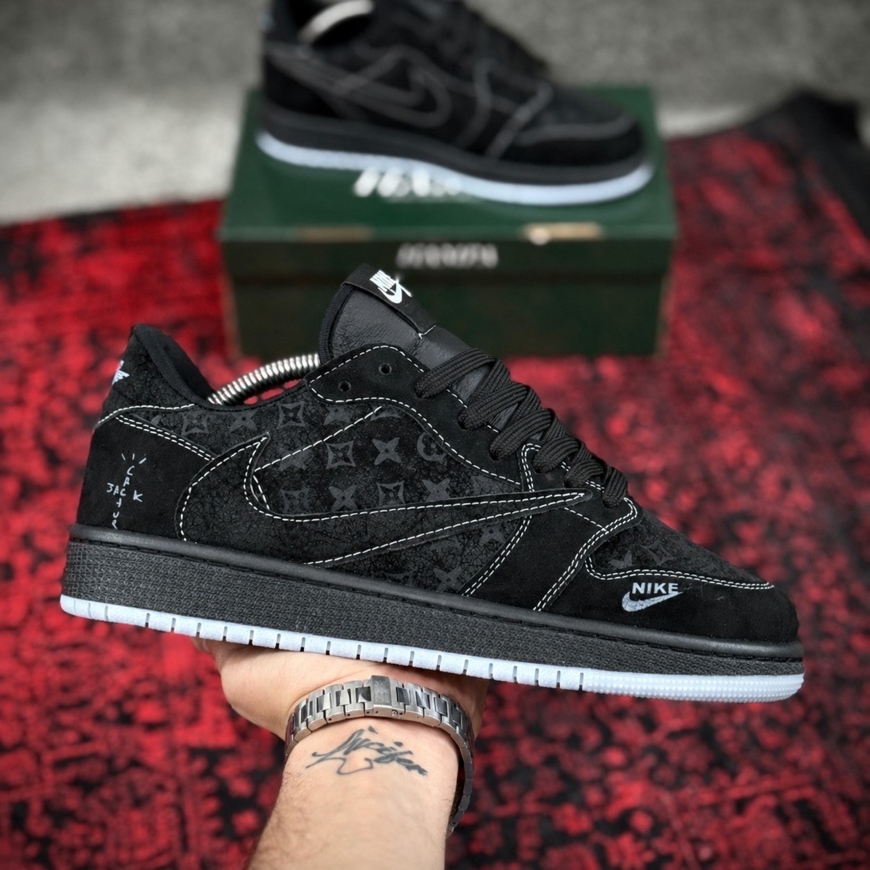 کتونی نایک لویی ویتون مشکی (باکیفیت)