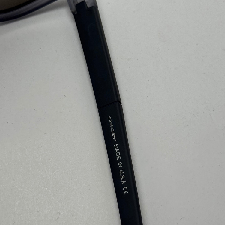 عینک آفتابی اوکلی سبک OAKLEY طوسی عدسی آبی آیینه ای کد 2435 (ارسال رایگان)
